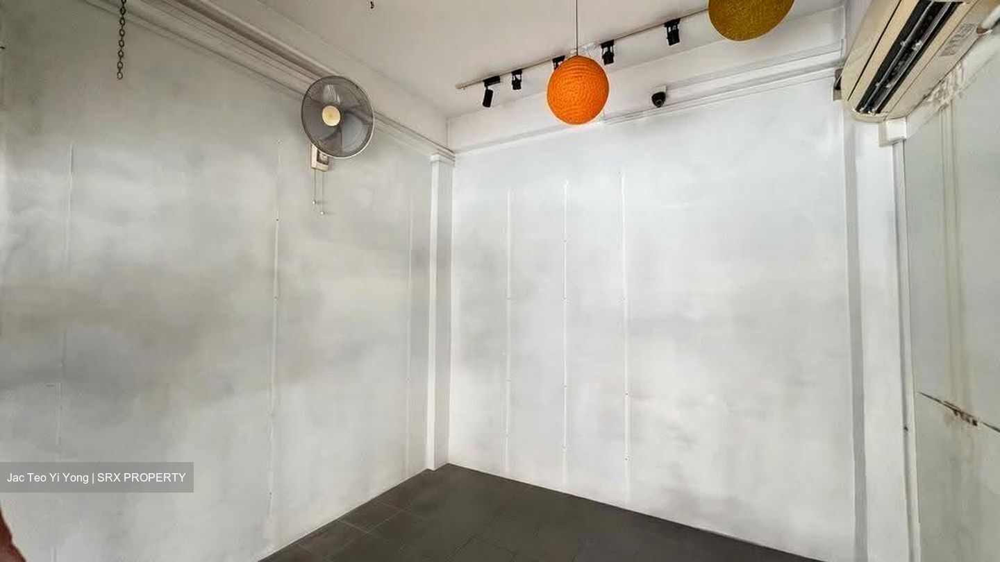 Toa Payoh Central (D12), Shop House #627537801